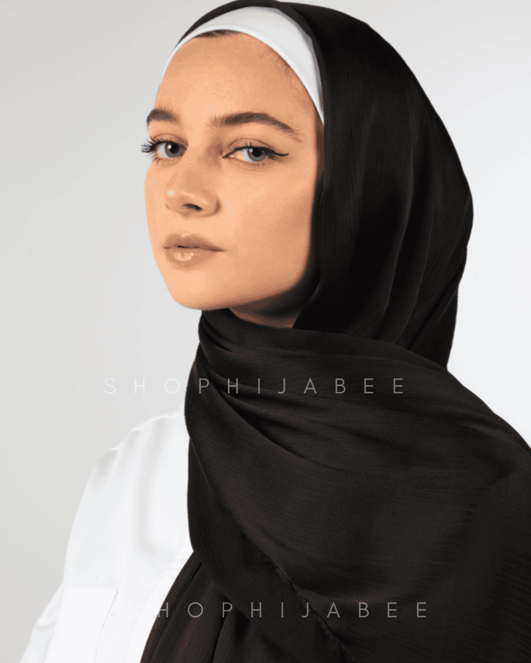 Muna Satin Hijab (Black)